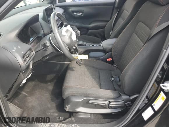 ✅ 2024 Honda HR-V Sport • VIN: 3CZRZ1H54RM700806 • Lot: 70988845. Listed on Copart with 28,496 mi. Free auction sales archive from the USA and detailed vehicle history report at DreamBid. Image 7.