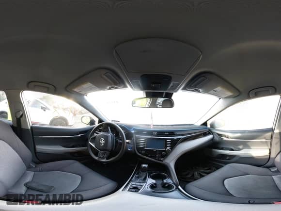 2020 Toyota Camry Hybrid LE z VIN 4T1C31AK0LU524185, wystawiony jako IAAI lot #43334178 z przebiegiem 241 680 mil mil oraz . Historia ofert i sprzedaży dostępna na DreamBid. Obrazek 18.