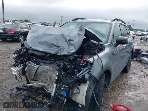 2022 Kia Sorento X-Line S z VIN 5XYRLDLC1NG085105, wystawiony jako IAAI lot #42375855 z przebiegiem 43 182 mil mil oraz . Historia ofert i sprzedaży dostępna na DreamBid. Obrazek 6.