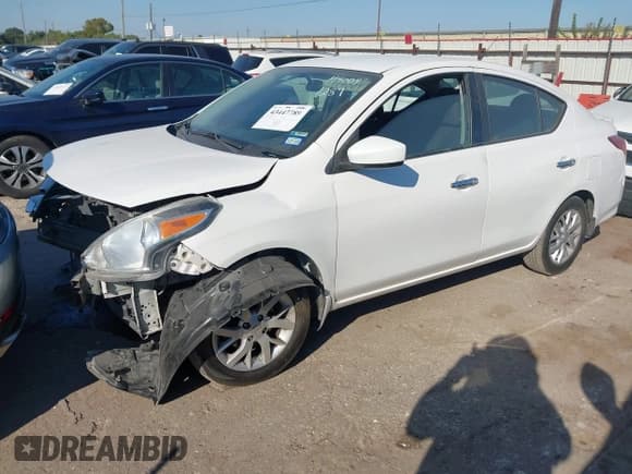 ✅ 2017 Nissan Versa S Plus • VIN: 3N1CN7AP4HL805780 • Lot: 43447789. Wystawiony na IAAI z przebiegiem 153 188 mil. Bezpłatny archiwum sprzedaży aukcyjnych z USA i szczegółowy raport historii pojazdu na DreamBid. Zdjęcie 2.