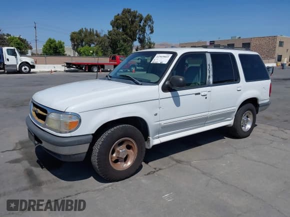 ✅ 1998 Ford Explorer XLT • VIN: 1FMZU32P6WZA04805 • Lot: 42569869. Listed on IAAI with 481,669 mi. Free auction sales archive from the USA and detailed vehicle history report at DreamBid. Image 2.