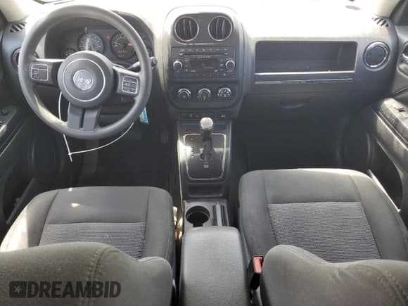 ✅ 2017 Jeep Patriot 75th Anniversary • VIN: 1C4NJRBB7HD155767 • Lot: 67550355. Wystawiony na Copart z przebiegiem 85 649 mil. Bezpłatny archiwum sprzedaży aukcyjnych z USA i szczegółowy raport historii pojazdu na DreamBid. Zdjęcie 8.