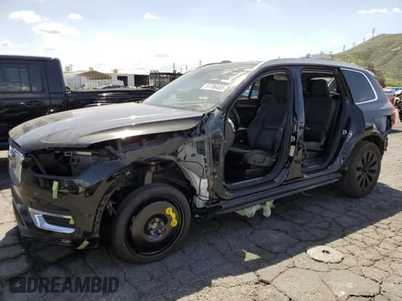 ✅ 2023 Volvo XC90 Plus • VIN: YV4L12PNXP1964744 • Лот: 51786405. Опубликован ранее на Copart с пробегом 39 042 миль. Бесплатный доступ к архиву аукционных продаж из США и подробный отчёт об истории автомобиля на DreamBid. Изображение 1.