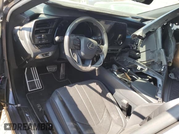 ✅ 2023 Lexus RX 500h F Sport Performance • VIN: 2T2BCMEA0PC004800 • Lot: 80881035. Wystawiony na Copart z przebiegiem Nie podano. Bezpłatny archiwum sprzedaży aukcyjnych z USA i szczegółowy raport historii pojazdu na DreamBid. Zdjęcie 8.