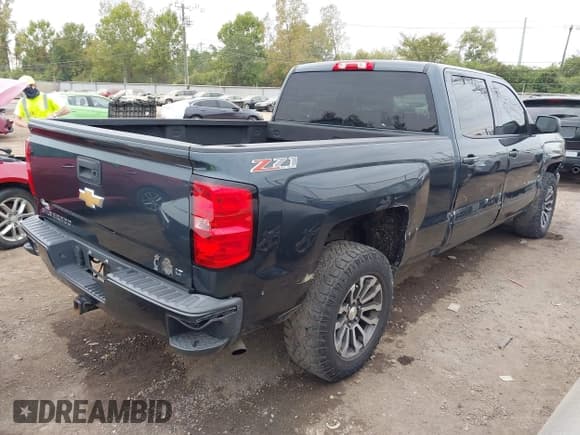 ✅ 2017 Chevrolet Silverado 1500 LT • VIN: 3GCUKREC8HG165188 • Lot: 43441497. Listed on IAAI with 146,133 mi. Free auction sales archive from the USA and detailed vehicle history report at DreamBid. Image 4.