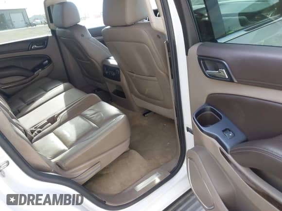 2015 Chevrolet Tahoe LT z VIN 1GNSKBKC3FR279459, wystawiony jako IAAI lot #43349972 z przebiegiem 112 043 mil mil oraz . Historia ofert i sprzedaży dostępna na DreamBid. Obrazek 8.