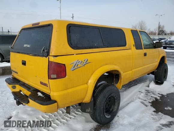✅ 2002 GMC Sonoma SLS • VIN: 1GTCT19W528253658 • Лот: 87413674. Опубликован ранее на Copart с пробегом 202 831 миль. Бесплатный доступ к архиву аукционных продаж из США и подробный отчёт об истории автомобиля на DreamBid. Изображение 3.