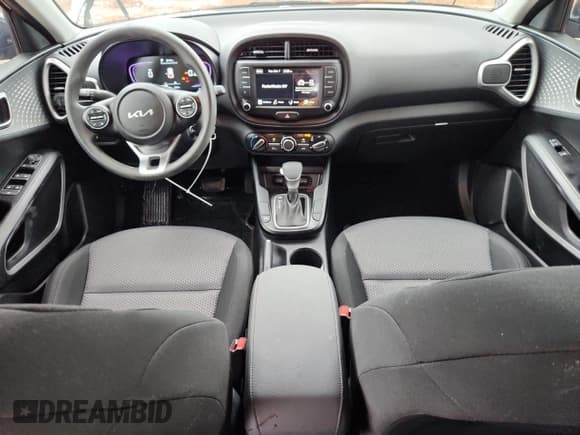 ✅ 2025 Kia Soul LX • VIN: KNDJ23AU6S7269020 • Lot: 85744365. Listed on Copart with 2,417 mi. Free auction sales archive from the USA and detailed vehicle history report at DreamBid. Image 8.