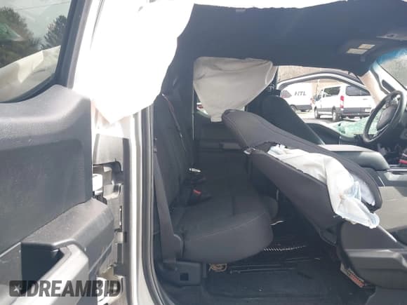 ✅ 2016 Ford F-150 XLT • VIN: 1FTFX1EG7GKF93226 • Лот: 41715287. Опубликован ранее на IAAI с пробегом 132 369 миль. Бесплатный доступ к архиву аукционных продаж из США и подробный отчёт об истории автомобиля на DreamBid. Изображение 8.