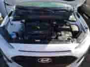 2021 Hyundai Kona SEL z VIN KM8K22AA1MU630352, wystawiony jako Copart lot #63187892 z przebiegiem Nie podano mil oraz . Historia ofert i sprzedaży dostępna na DreamBid. Obrazek 7.