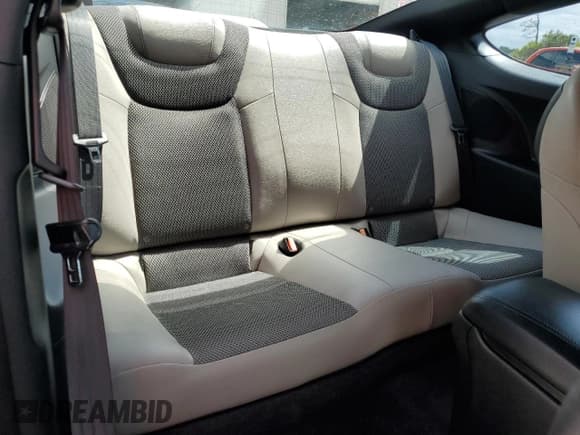 ✅ 2015 Hyundai Genesis Coupe 3.8L Base • VIN: KMHHT6KJ5FU130128 • Lot: 54732785. Wystawiony na Copart z przebiegiem 67 963 mil. Bezpłatny archiwum sprzedaży aukcyjnych z USA i szczegółowy raport historii pojazdu na DreamBid. Zdjęcie 10.