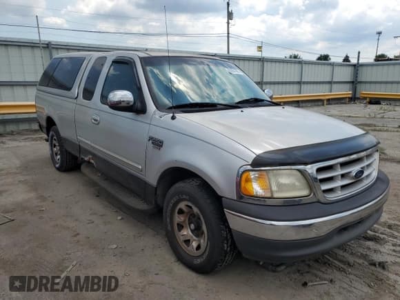 ✅ 1999 Ford F-250 • VIN: 1FTRX27LXXNC18863 • Lot: 63051395. Listed on Copart with 118,695 mi. Free auction sales archive from the USA and detailed vehicle history report at DreamBid. Image 4.