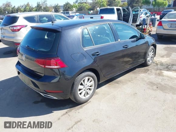 ✅ 2019 Volkswagen Golf S • VIN: 3VWG57AU5KM029940 • Lot: 43358635. Wystawiony na IAAI z przebiegiem 58 406 mil. Bezpłatny archiwum sprzedaży aukcyjnych z USA i szczegółowy raport historii pojazdu na DreamBid. Zdjęcie 4.