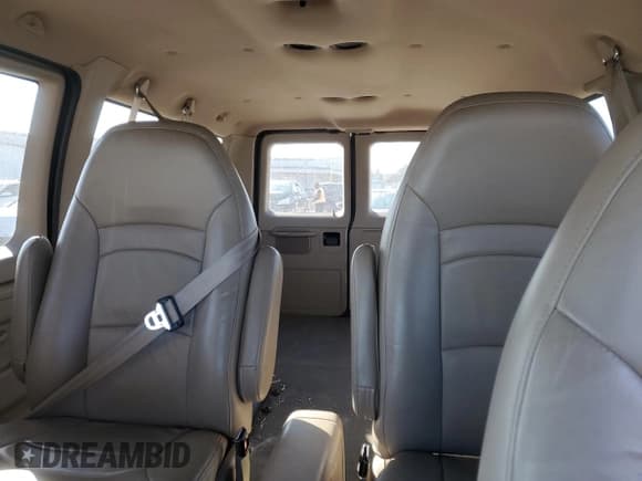 ✅ 2002 Ford Econoline Passenger XL • VIN: 1FMRE11L82HA14994 • Lot: 41659075. Listed on Copart with 157,958 mi. Free auction sales archive from the USA and detailed vehicle history report at DreamBid. Image 10.