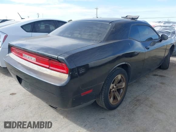 ✅ 2011 Dodge Challenger • VIN: 2B3CJ4DG9BH543159 • Lot: 41850958. Wystawiony na IAAI z przebiegiem 209 422 mil. Bezpłatny archiwum sprzedaży aukcyjnych z USA i szczegółowy raport historii pojazdu na DreamBid. Zdjęcie 4.