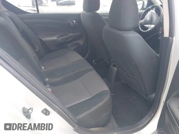 ✅ 2019 Nissan Versa S Plus • VIN: 3N1CN7AP0KL852246 • Lot: 42352278. Wystawiony na IAAI z przebiegiem 165 515 mil. Bezpłatny archiwum sprzedaży aukcyjnych z USA i szczegółowy raport historii pojazdu na DreamBid. Zdjęcie 8.