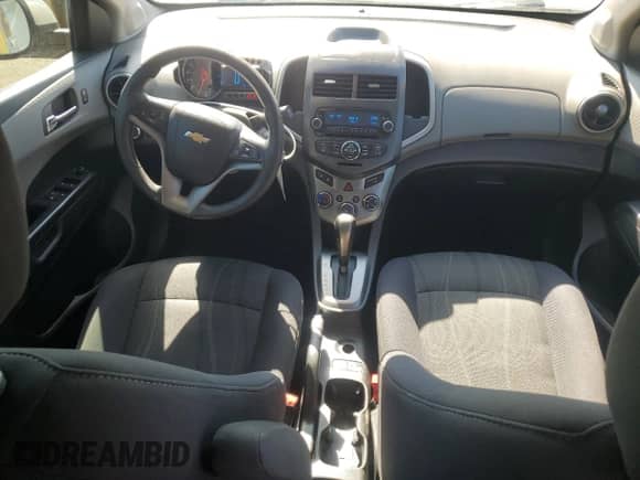 2014 Chevrolet Sonic LT с VIN 1G1JC5SH6E4203334, выставлен на аукционе Copart как лот 68343264 с пробегом 131 613 миль миль и Списание • Salvage title. История ставок и продаж доступна на DreamBid. Изображение 8.