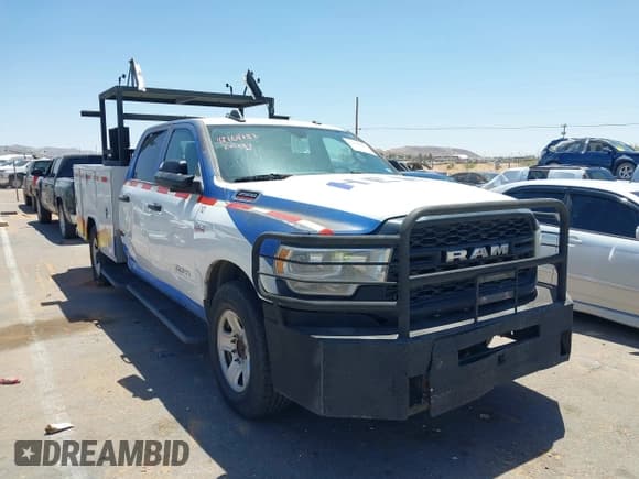 ✅ 2020 Ram 2500 Tradesman • VIN: 3C7WR4HJ3LG145556 • Lot: 42164787. Wystawiony na IAAI z przebiegiem 221 696 mil. Bezpłatny archiwum sprzedaży aukcyjnych z USA i szczegółowy raport historii pojazdu na DreamBid. Zdjęcie 13.