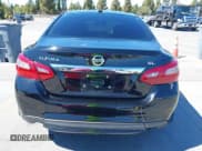 ✅ 2018 Nissan Altima S • VIN: 1N4AL3AP1JC121909 • Lot: 43137369. Wystawiony na IAAI z przebiegiem 129 474 mil. Bezpłatny archiwum sprzedaży aukcyjnych z USA i szczegółowy raport historii pojazdu na DreamBid. Zdjęcie 17.