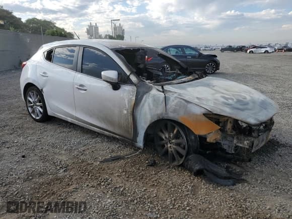 ✅ 2017 Mazda 3 Touring • VIN: 3MZBN1L72HM101104 • Lot: 87090025. Wystawiony na Copart z przebiegiem Nie podano. Bezpłatny archiwum sprzedaży aukcyjnych z USA i szczegółowy raport historii pojazdu na DreamBid. Zdjęcie 4.