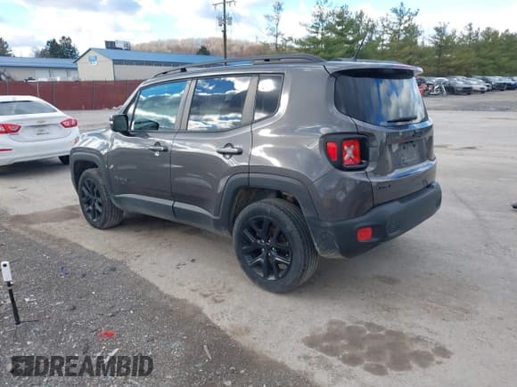 ✅ 2017 Jeep Renegade Latitude • VIN: ZACCJBBB9HPG32389 • Lot: 43708122. Listed on IAAI with 72,952 mi. Free auction sales archive from the USA and detailed vehicle history report at DreamBid. Image 3.