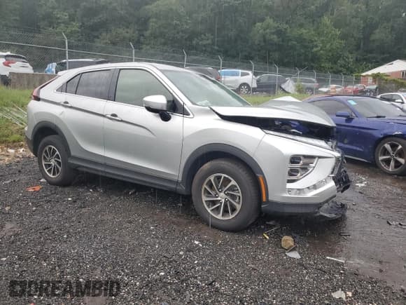 ✅ 2024 Mitsubishi Eclipse Cross ES • VIN: JA4ATUAA0RZ061281 • Lot: 66767305. Listed on Copart with 4,331 mi. Free auction sales archive from the USA and detailed vehicle history report at DreamBid. Image 4.