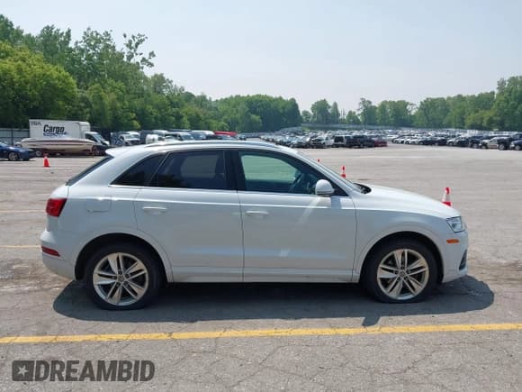 ✅ 2016 Audi Q3 Premium Plus • VIN: WA1EFCFSXGR014289 • Lot: 42440711. Listed on IAAI with 120,765 mi. Free auction sales archive from the USA and detailed vehicle history report at DreamBid. Image 13.