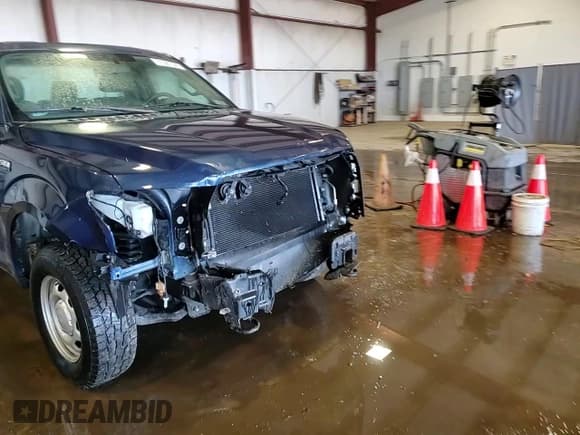 ✅ 2016 Ford F-150 XL • VIN: 1FTMF1E80GKD40557 • Lot: 61587045. Wystawiony na Copart z przebiegiem 109 882 mil. Bezpłatny archiwum sprzedaży aukcyjnych z USA i szczegółowy raport historii pojazdu na DreamBid. Zdjęcie 14.