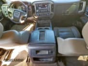 ✅ 2016 GMC Sierra 3500HD Denali • VIN: 1GT42YE84GF240684 • Лот: 81350825. Опубликован ранее на Copart с пробегом 236 922 миль. Бесплатный доступ к архиву аукционных продаж из США и подробный отчёт об истории автомобиля на DreamBid. Изображение 8.