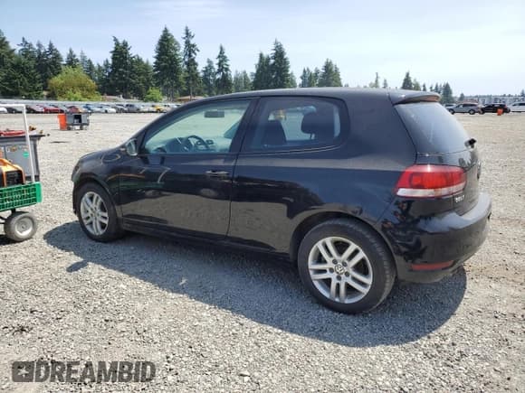 ✅ 2013 Volkswagen Golf w/Conv & Sunroof • VIN: WVWBB7AJ5DW005104 • Лот: 60706685. Опубликован ранее на Copart с пробегом 111 146 миль. Бесплатный доступ к архиву аукционных продаж из США и подробный отчёт об истории автомобиля на DreamBid. Изображение 2.