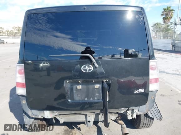 ✅ 2005 Scion xB • VIN: JTLKT334254029911 • Lot: 43417907. Listed on IAAI with 121,308 mi. Free auction sales archive from the USA and detailed vehicle history report at DreamBid. Image 17.