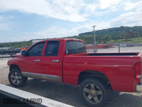 2003 Dodge 1500 ST z VIN 1D7HU18D13S380422, wystawiony jako IAAI lot #43318855 z przebiegiem 241 753 mil mil oraz . Historia ofert i sprzedaży dostępna na DreamBid. Obrazek 15.