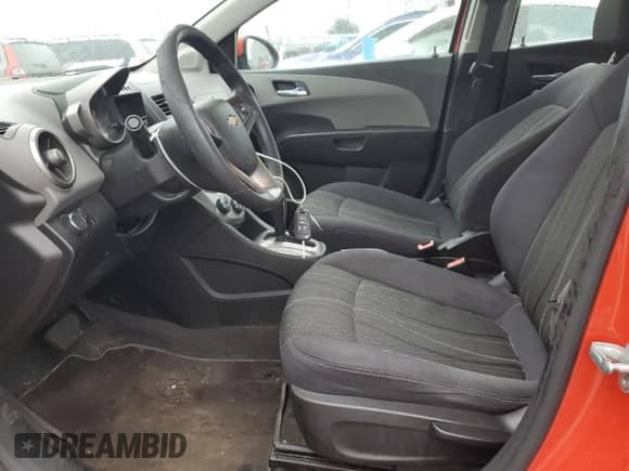 ✅ 2013 Chevrolet Sonic LT • VIN: 1G1JC6SHXD4142896 • Лот: 75015374. Размещён на Copart с пробегом 150 472 миль миль. Получите бесплатный доступ к архиву аукционных продаж из США и посмотрите подробный отчёт об истории автомобиля на DreamBid. Изображение 7.