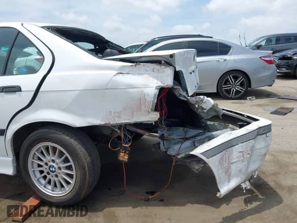 1998 BMW 3 Series M3s with VIN WBSCD9329WEE07762, listed as a IAAI auction lot 42239221 with Not provided miles and . Bid and sale history available at DreamBid. Image 6.