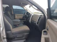 ✅ 2009 Dodge 1500 ST • VIN: 1D3HB18P69S742867 • Lot: 42445968. Wystawiony na IAAI z przebiegiem 204 860 mil. Bezpłatny archiwum sprzedaży aukcyjnych z USA i szczegółowy raport historii pojazdu na DreamBid. Zdjęcie 5.