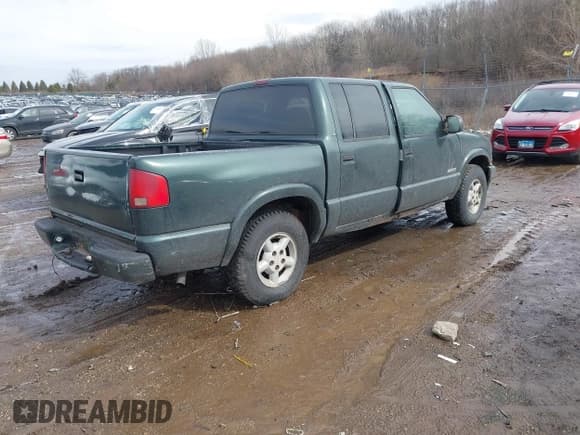 ✅ 2003 Chevrolet S-10 LS • VIN: 1GCDT13XX3K176473 • Лот: 41665955. Опубликован ранее на IAAI с пробегом Не указан. Бесплатный доступ к архиву аукционных продаж из США и подробный отчёт об истории автомобиля на DreamBid. Изображение 4.