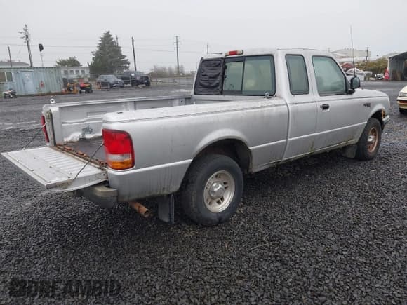 ✅ 1996 Ford Ranger XL • VIN: 1FTCR14A8TPA18897 • Lot: 43858114. Listed on IAAI with 280,564 mi. Free auction sales archive from the USA and detailed vehicle history report at DreamBid. Image 4.