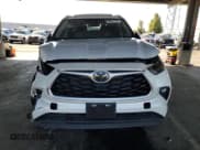 ✅ 2023 Toyota Highlander XLE • VIN: 5TDKDRAH4PS036254 • Lot: 82531775. Wystawiony na Copart z przebiegiem 30 641 mil. Bezpłatny archiwum sprzedaży aukcyjnych z USA i szczegółowy raport historii pojazdu na DreamBid. Zdjęcie 5.