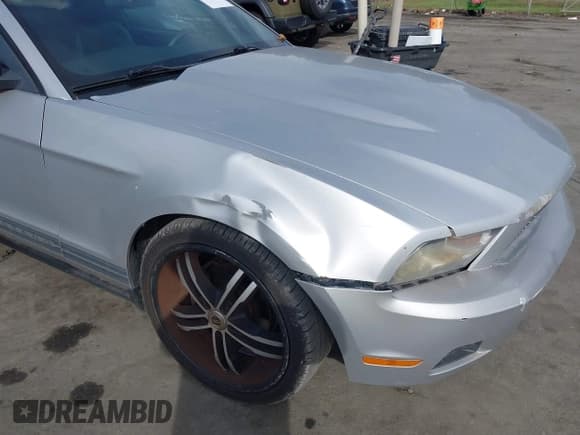 ✅ 2010 Ford Mustang V6 • VIN: 1ZVBP8AN0A5108603 • Лот: 43333225. Опубликован ранее на IAAI с пробегом 124 625 миль. Бесплатный доступ к архиву аукционных продаж из США и подробный отчёт об истории автомобиля на DreamBid. Изображение 6.
