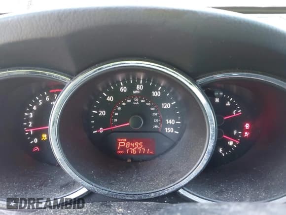 ✅ 2011 Kia Sorento LX • VIN: 5XYKT3A17BG175464 • Lot: 43736059. Wystawiony na IAAI z przebiegiem 176 771 mil. Bezpłatny archiwum sprzedaży aukcyjnych z USA i szczegółowy raport historii pojazdu na DreamBid. Zdjęcie 7.