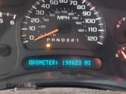 ✅ 2007 Chevrolet Silverado 2500HD Work Truck • VIN: 1GCHK29U17E141493 • Lot: 41369229. Wystawiony na IAAI z przebiegiem 198 623 mil. Bezpłatny archiwum sprzedaży aukcyjnych z USA i szczegółowy raport historii pojazdu na DreamBid. Zdjęcie 15.