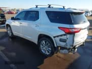 ✅ 2018 Chevrolet Traverse High Country • VIN: 1GNEVKKWXJJ276306 • Lot: 43580995. Wystawiony na IAAI z przebiegiem 86 970 mil. Bezpłatny archiwum sprzedaży aukcyjnych z USA i szczegółowy raport historii pojazdu na DreamBid. Zdjęcie 3.