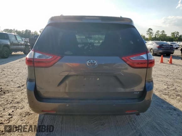 ✅ 2017 Toyota Sienna XLE Auto Access Seat • VIN: 5TDYZ3DC5HS802745 • Lot: 85313025. Listed on Copart with 188,861 mi. Free auction sales archive from the USA and detailed vehicle history report at DreamBid. Image 6.