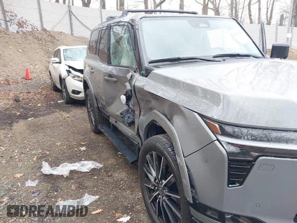 ✅ 2024 Lexus GX 550 Luxury • VIN: JTJVBCDX5R5007435 • Lot: 41908140. Wystawiony na IAAI z przebiegiem 10 147 mil. Bezpłatny archiwum sprzedaży aukcyjnych z USA i szczegółowy raport historii pojazdu na DreamBid. Zdjęcie 6.