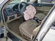 ✅ 2010 Mercury Milan Premier • VIN: 3MEHM0JA1AR642337 • Lot: 69718484. Wystawiony na Copart z przebiegiem Nie podano. Bezpłatny archiwum sprzedaży aukcyjnych z USA i szczegółowy raport historii pojazdu na DreamBid. Zdjęcie 8.