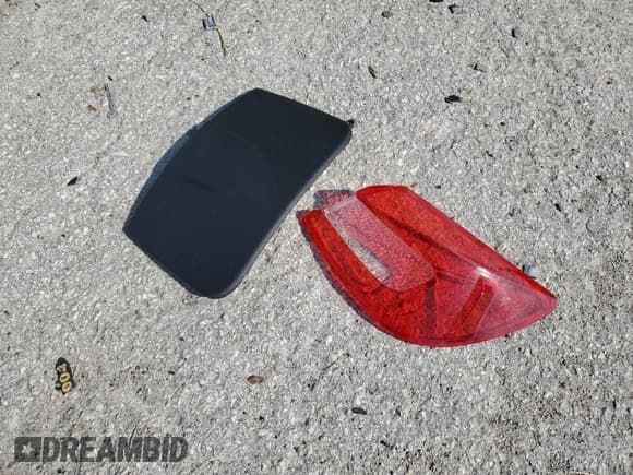 ✅ 2014 Maserati Quattroporte S Q4 • VIN: ZAM56RRA0E1077372 • Lot: 80831255. Wystawiony na Copart z przebiegiem 103 265 mil. Bezpłatny archiwum sprzedaży aukcyjnych z USA i szczegółowy raport historii pojazdu na DreamBid. Zdjęcie 12.