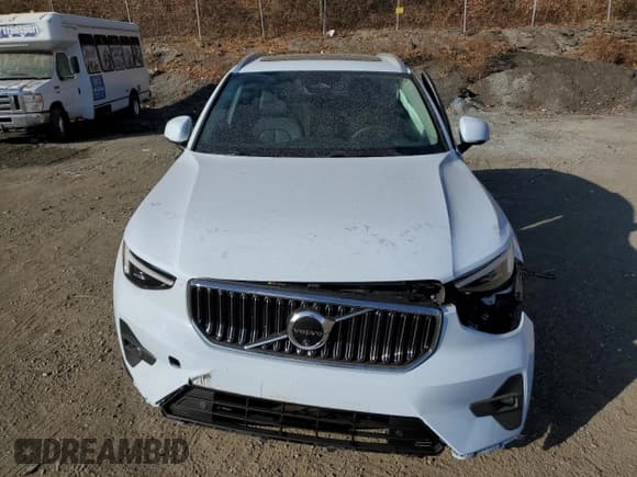 ✅ 2024 Volvo XC40 Ultimate Bright Theme • VIN: YV4L12UF5R2238980 • Лот: 81252314. Опубликован ранее на Copart с пробегом 19 181 миль. Бесплатный доступ к архиву аукционных продаж из США и подробный отчёт об истории автомобиля на DreamBid. Изображение 5.