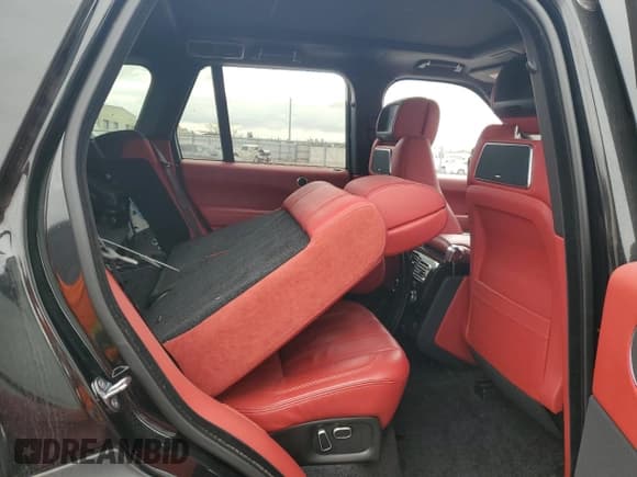 ✅ 2015 Land Rover Range Rover Autobiography • VIN: SALGV2TF5FA238272 • Лот: 81849945. Опубликован ранее на Copart с пробегом Не указан. Бесплатный доступ к архиву аукционных продаж из США и подробный отчёт об истории автомобиля на DreamBid. Изображение 11.