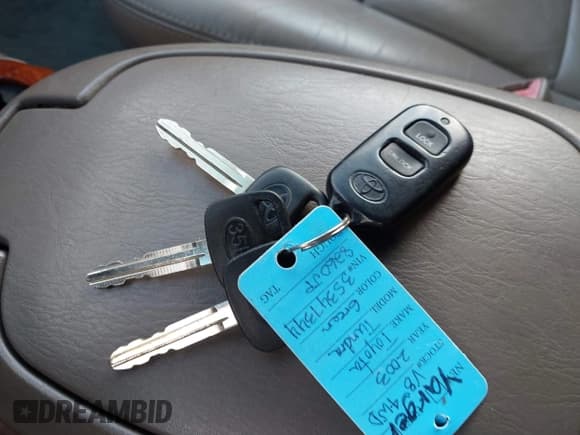 ✅ 2003 Toyota Tundra Limited • VIN: 5TBBT48123S347344 • Lot: 43579927. Wystawiony na IAAI z przebiegiem 205 776 mil. Bezpłatny archiwum sprzedaży aukcyjnych z USA i szczegółowy raport historii pojazdu na DreamBid. Zdjęcie 11.