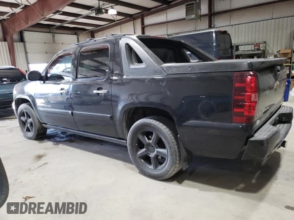 ✅ 2007 Chevrolet Avalanche 2LT • VIN: 3GNFK12317G207284 • Lot: 89691735. Listed on Copart with 227,812 mi. Free auction sales archive from the USA and detailed vehicle history report at DreamBid. Image 2.